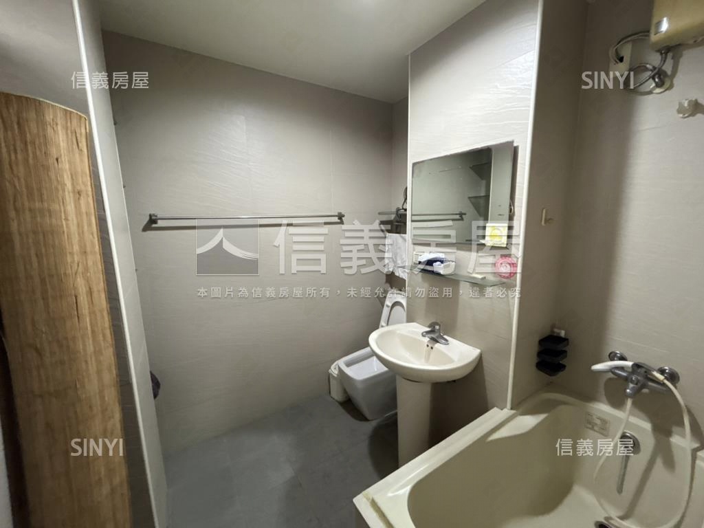 德昌稀有邊間頂加房屋室內格局與周邊環境