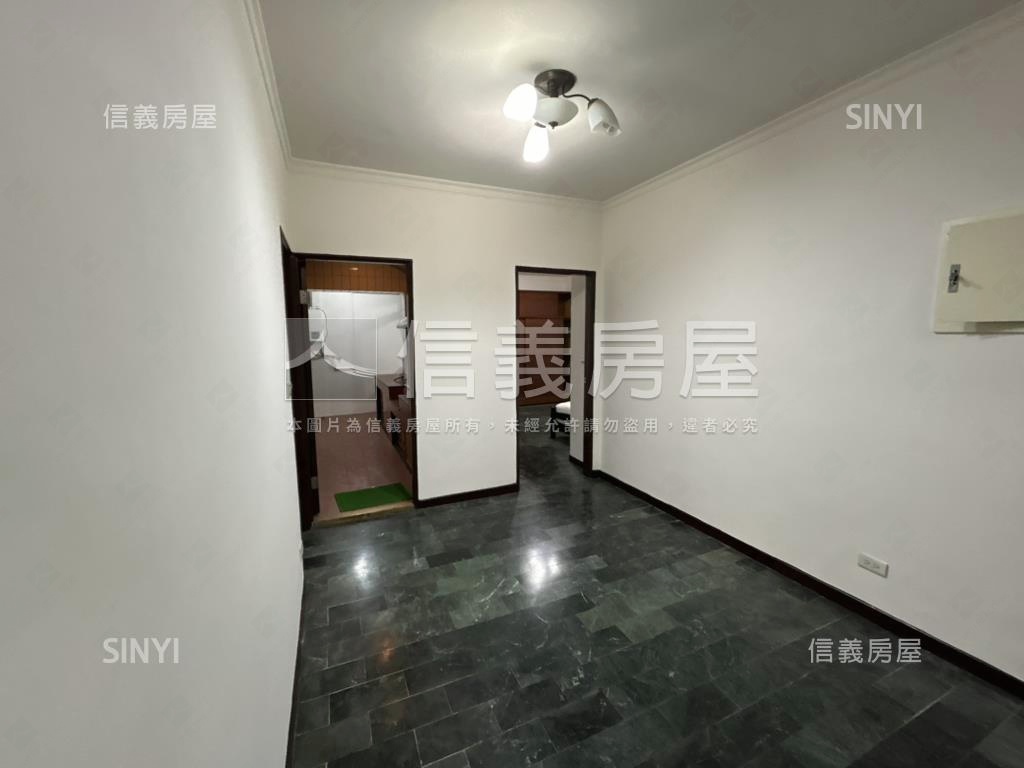 德昌稀有邊間頂加房屋室內格局與周邊環境