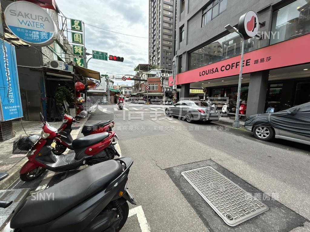 德昌稀有邊間頂加房屋室內格局與周邊環境