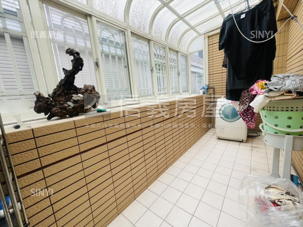 海山贊捷運稀有社區透天房屋室內格局與周邊環境