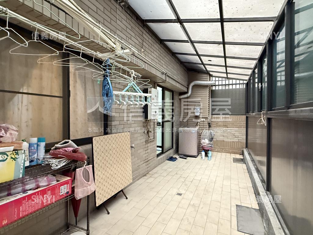 龍騰首席獨門獨戶美宅平車房屋室內格局與周邊環境