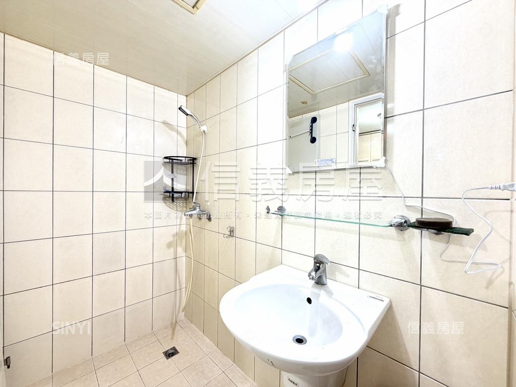 稀有時尚女人香套房房屋室內格局與周邊環境