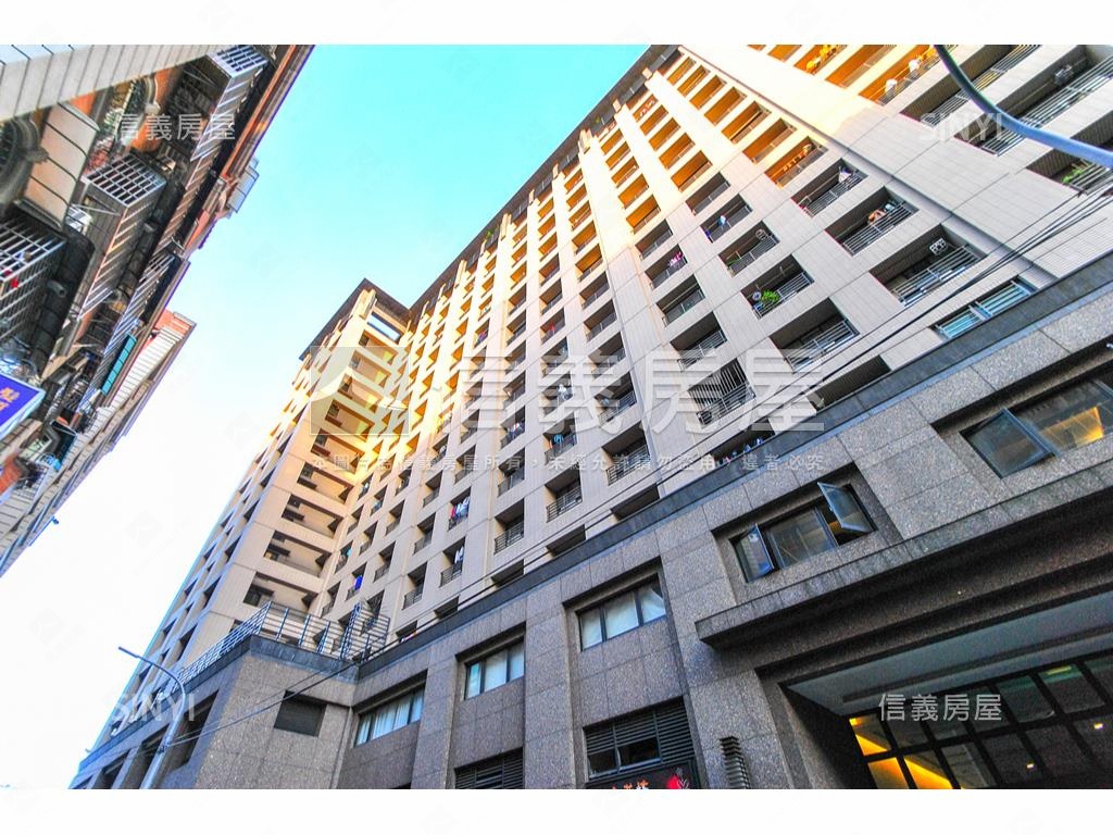 稀有時尚女人香套房房屋室內格局與周邊環境