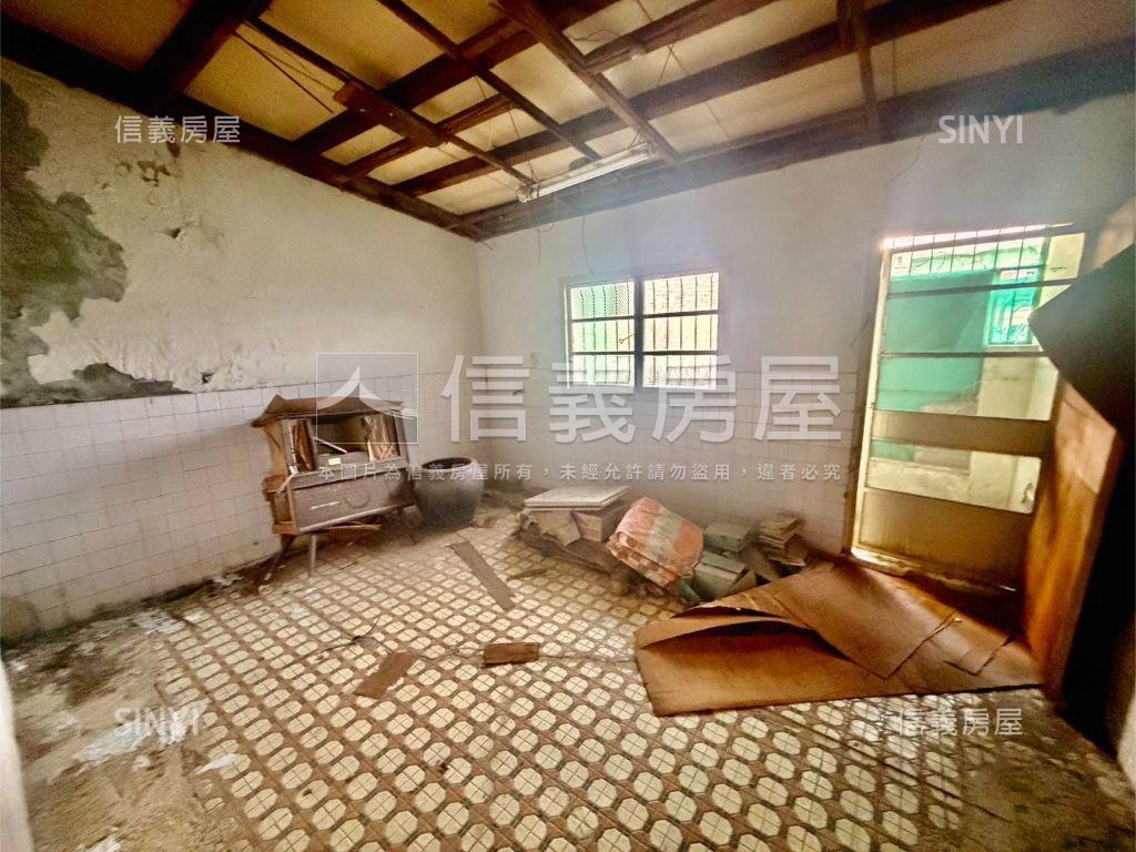 岡山雙鐵共構巷弄小宅房屋室內格局與周邊環境