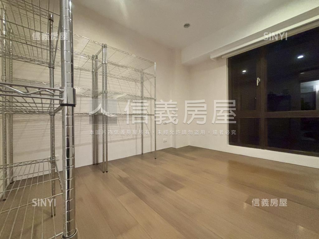 山臨溪高樓景觀三房雙車位房屋室內格局與周邊環境