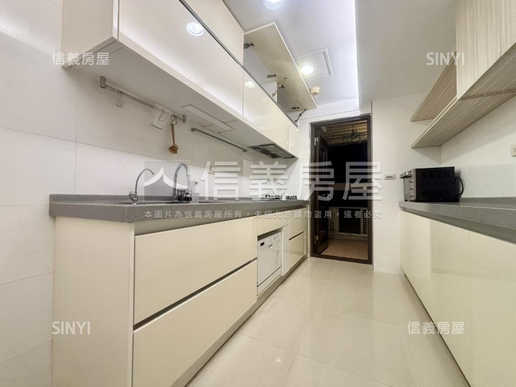 山臨溪高樓景觀三房雙車位房屋室內格局與周邊環境