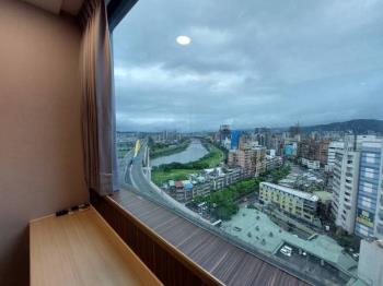 高興興業極景商旅