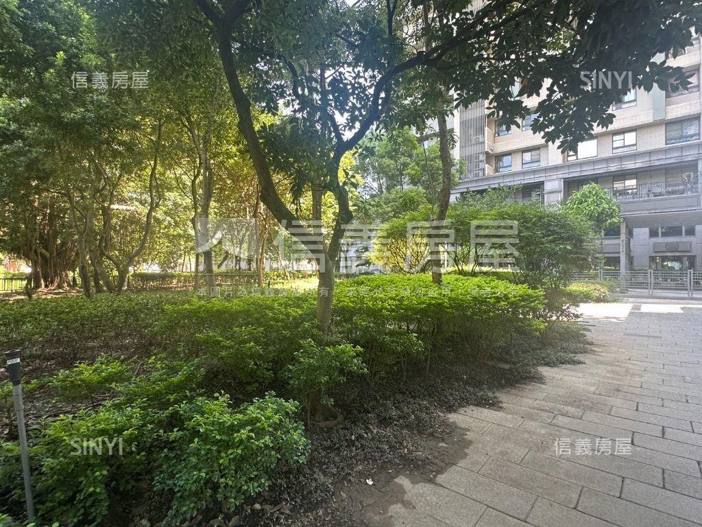 日勝一樓挑高辦公室房屋室內格局與周邊環境