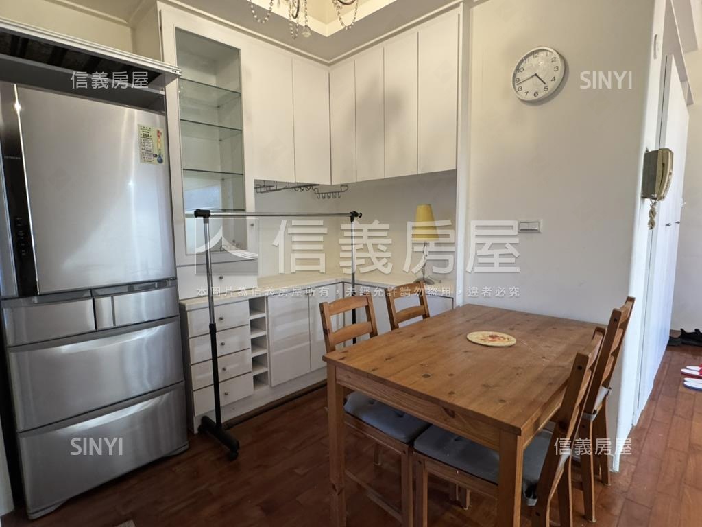 捷運電梯美景兩房凱旋門房屋室內格局與周邊環境