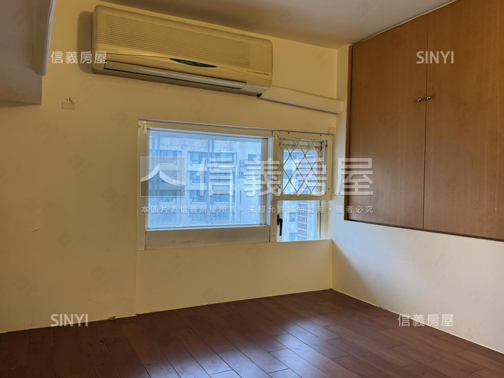 捷運電梯美景兩房凱旋門房屋室內格局與周邊環境