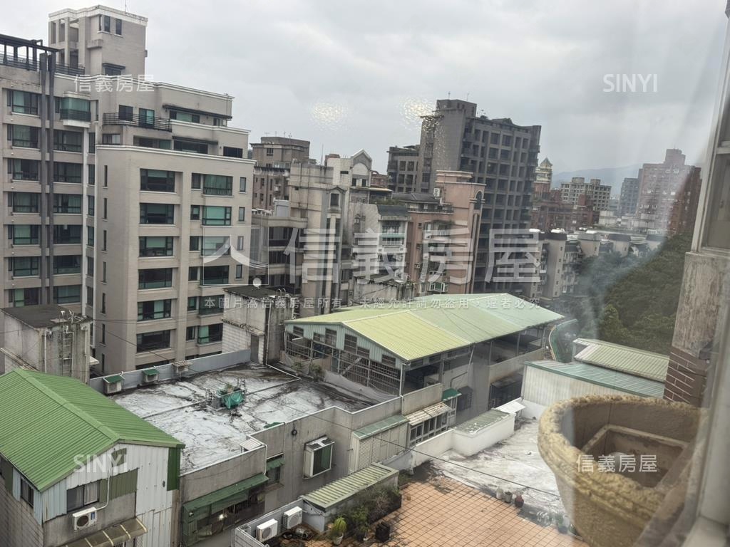 捷運電梯美景兩房凱旋門房屋室內格局與周邊環境