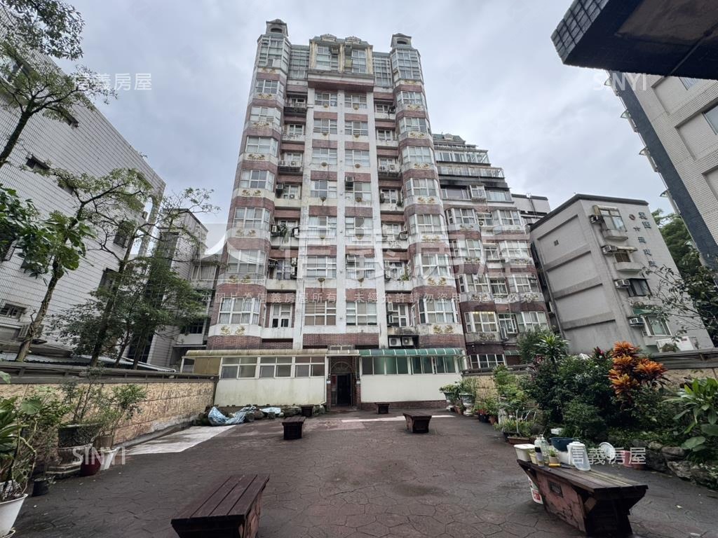 捷運電梯美景兩房凱旋門房屋室內格局與周邊環境