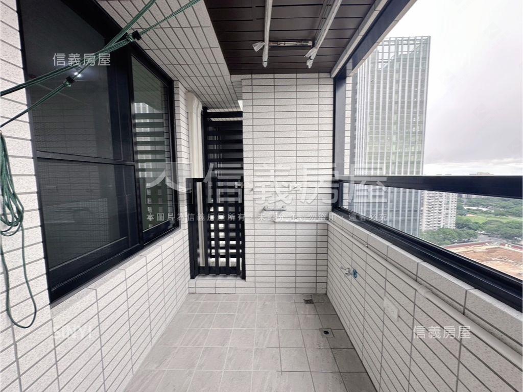 昕上城次頂樓景觀兩房車位房屋室內格局與周邊環境