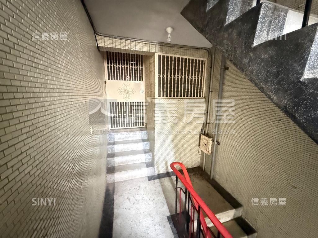 北醫小資首購救星邊間３房房屋室內格局與周邊環境