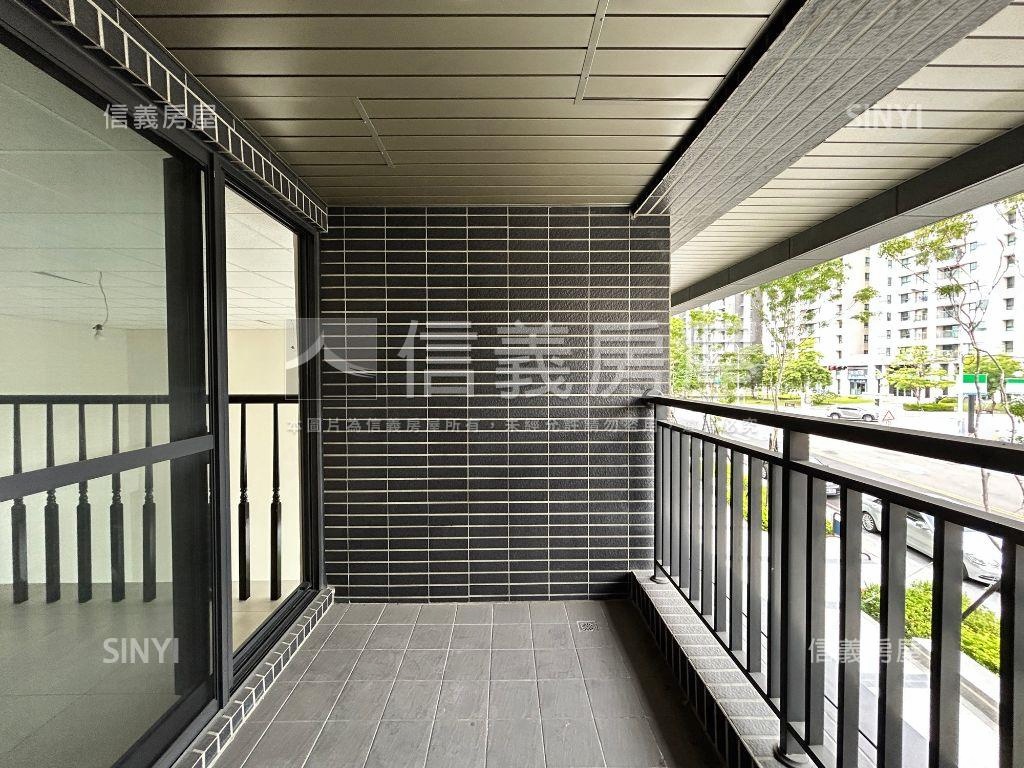 近高鐵新烏日挑高店面房屋室內格局與周邊環境