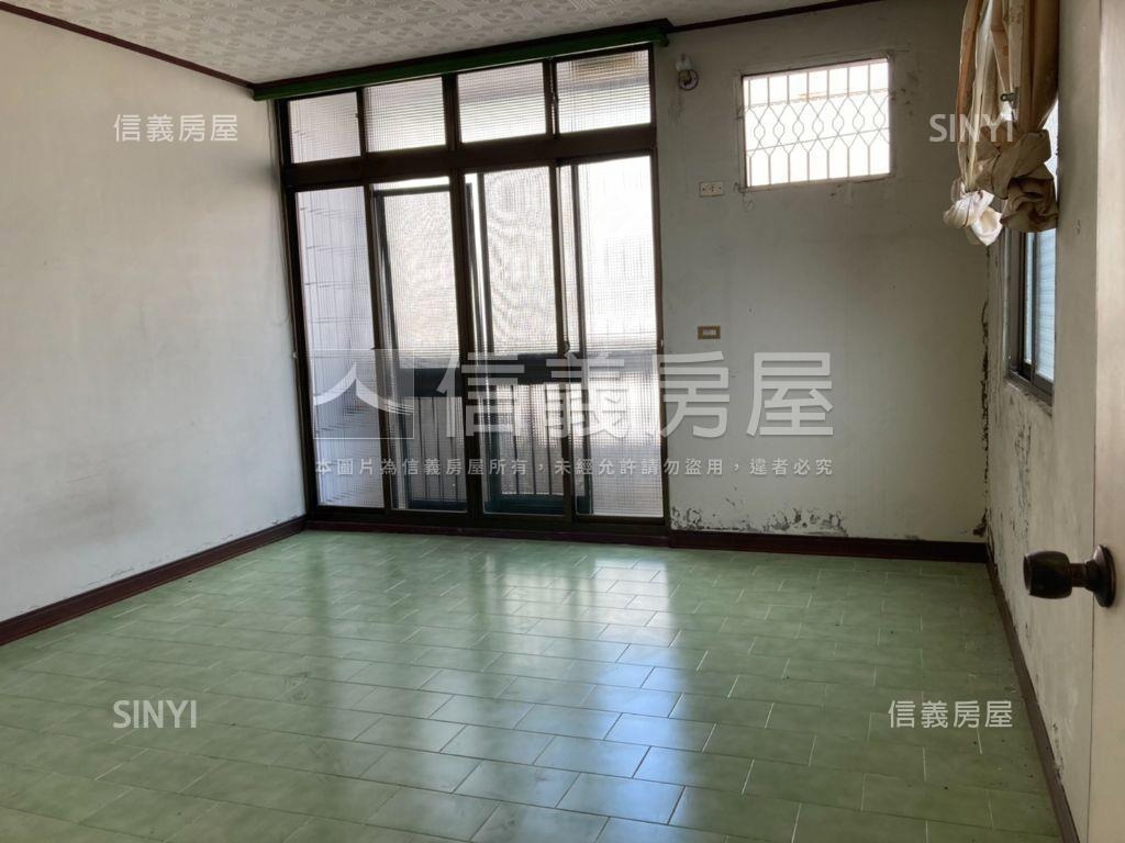 歸仁成正功路金角窗透天房屋室內格局與周邊環境