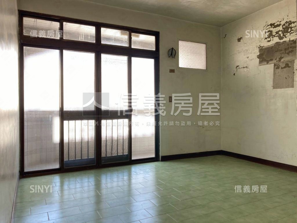 歸仁成正功路金角窗透天房屋室內格局與周邊環境