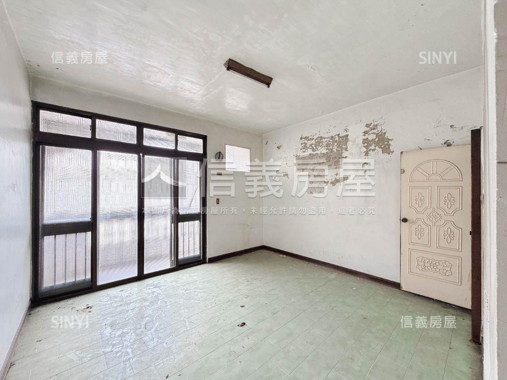 歸仁成功路金角窗透天房屋室內格局與周邊環境