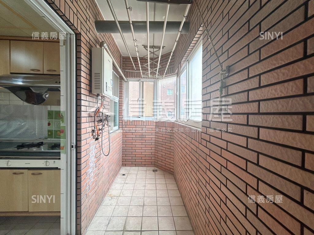 花園街機能電梯３房房屋室內格局與周邊環境