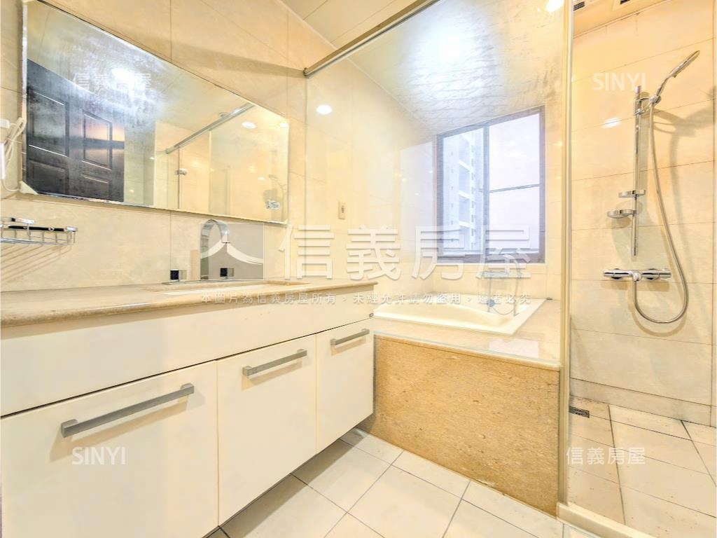 板南線中央華府大戶房屋室內格局與周邊環境