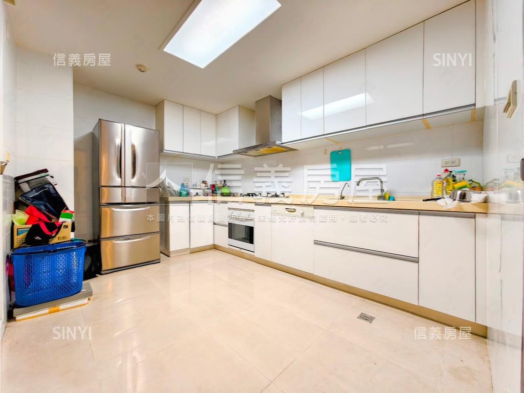 板南線中央華府大戶房屋室內格局與周邊環境