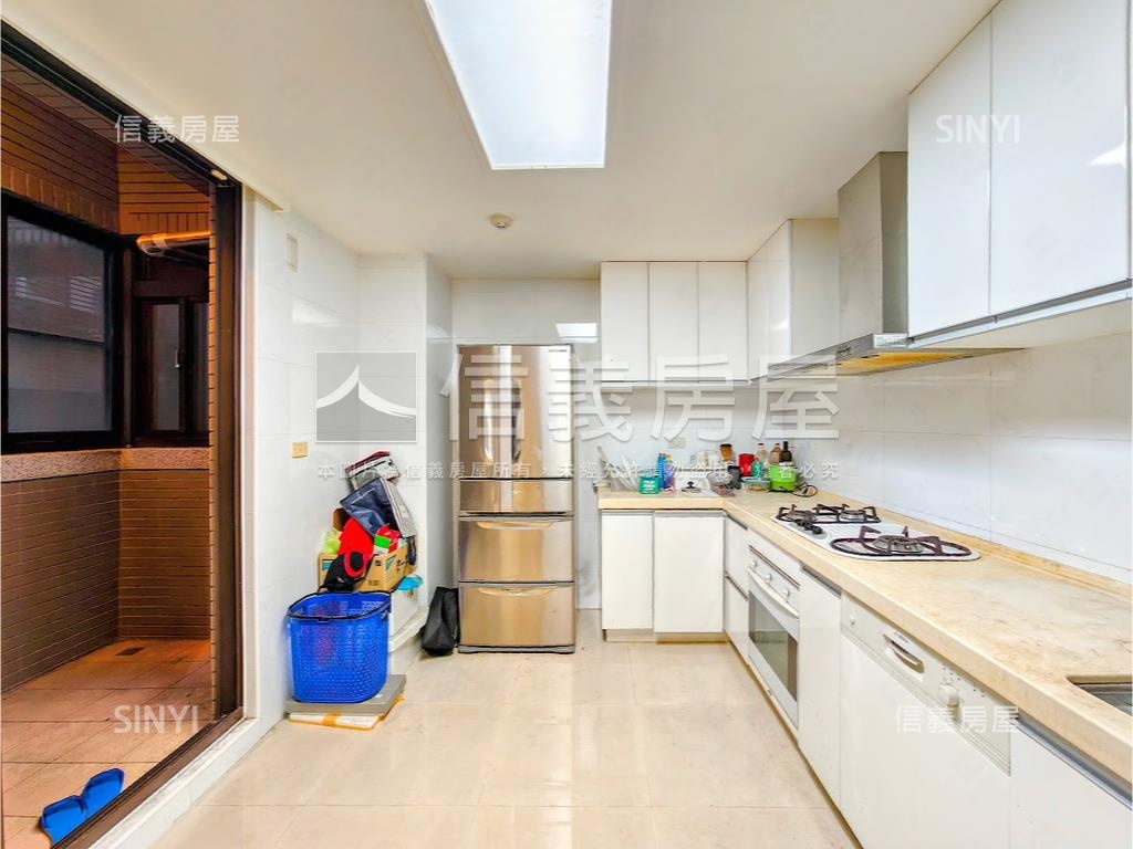 板南線中央華府大戶房屋室內格局與周邊環境