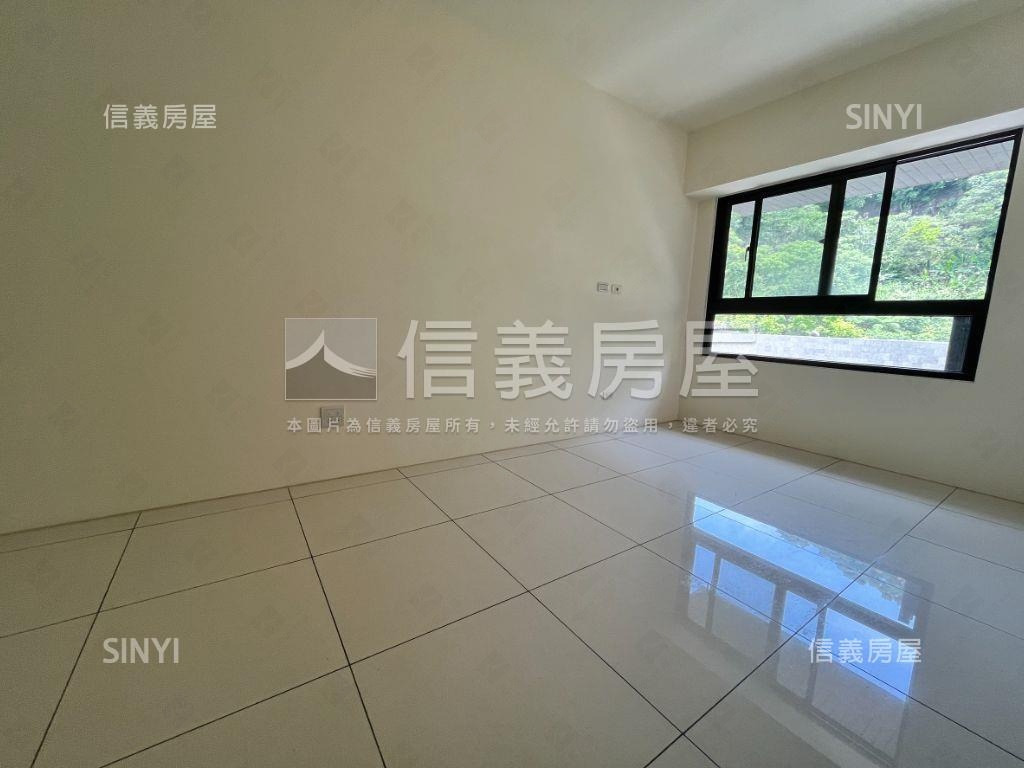 美麗山林綠景成家兩房車位房屋室內格局與周邊環境
