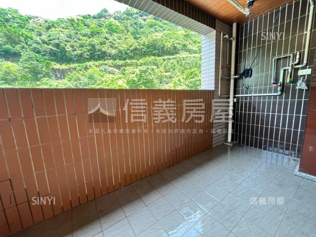 美麗山林綠景成家兩房車位房屋室內格局與周邊環境