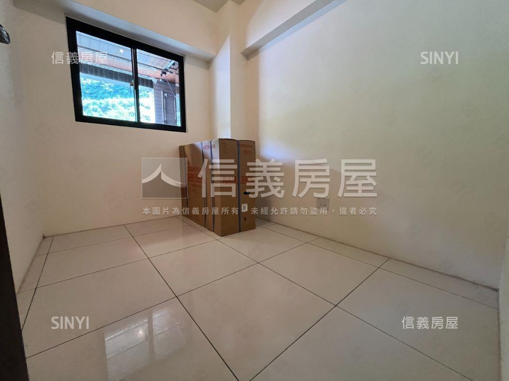 美麗山林綠景成家兩房車位房屋室內格局與周邊環境