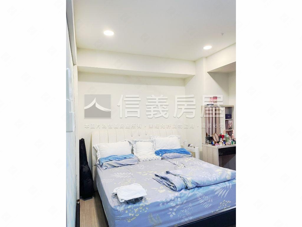 頂新三面採光大三房車位房屋室內格局與周邊環境