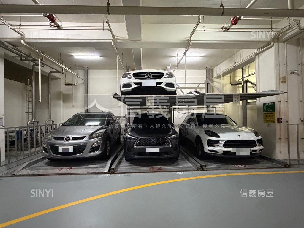 頂新三面採光大三房車位房屋室內格局與周邊環境