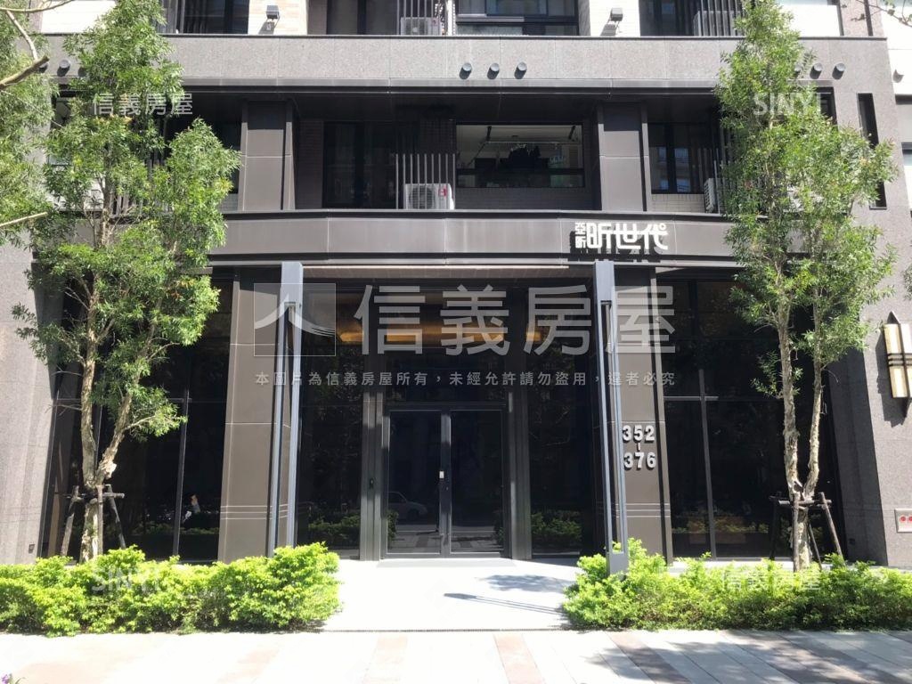 Ａ９信義路亞昕建設金店面房屋室內格局與周邊環境