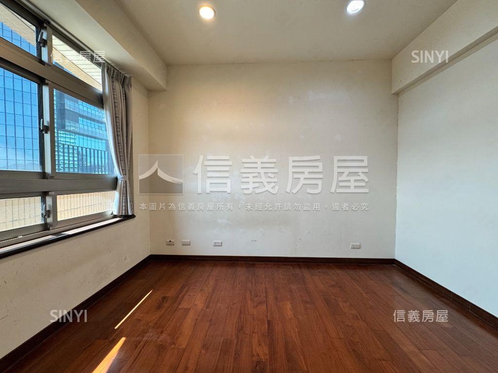 東方麗池４房雙車位房屋室內格局與周邊環境