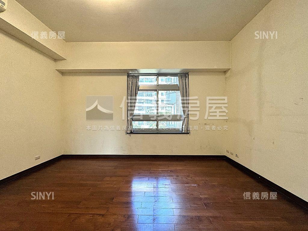 東方麗池４房雙車位房屋室內格局與周邊環境