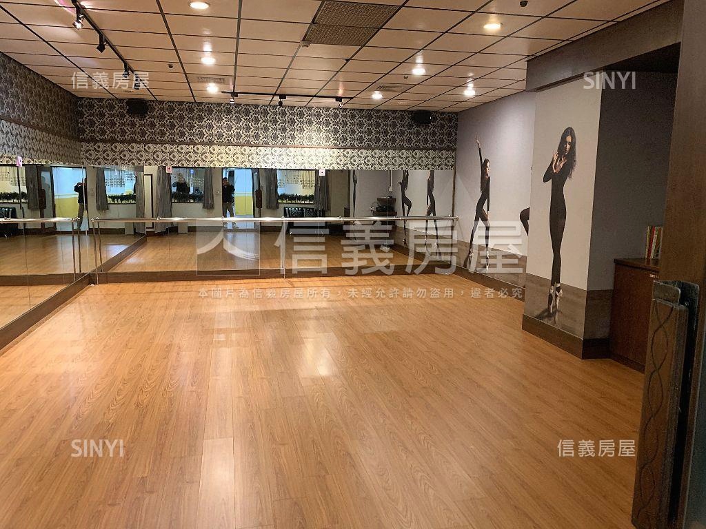 東方麗池４房雙車位房屋室內格局與周邊環境