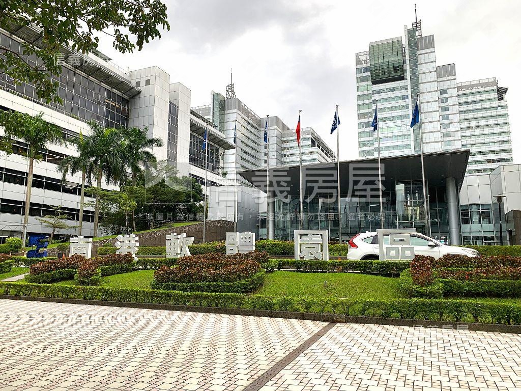 東方麗池４房雙車位房屋室內格局與周邊環境