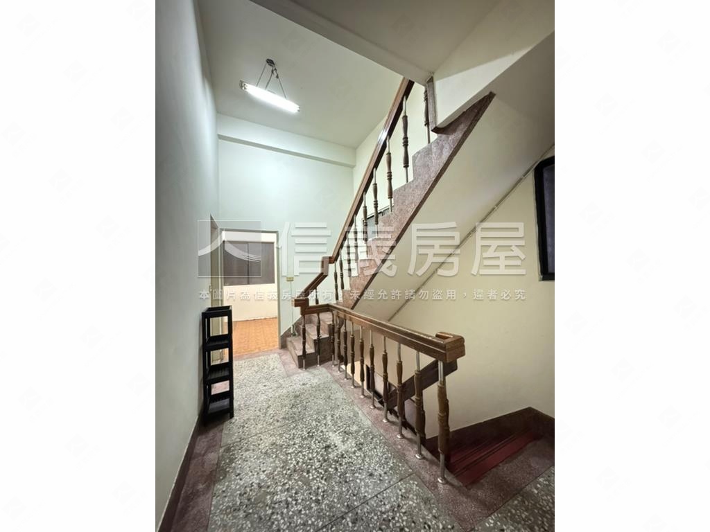 正山西路整棟邊間透店房屋室內格局與周邊環境
