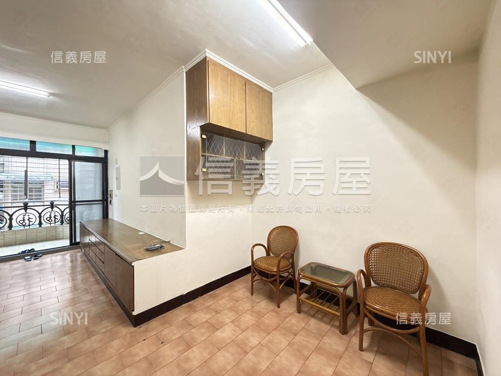 南港三房公寓三樓房屋室內格局與周邊環境