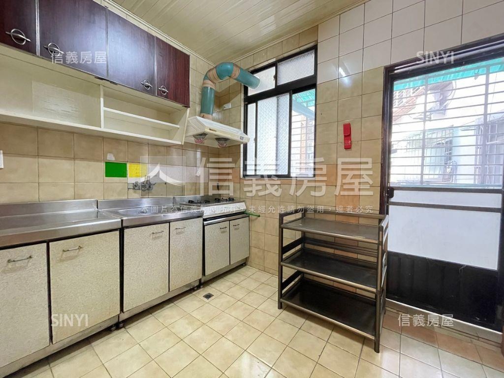 南港三房公寓三樓房屋室內格局與周邊環境