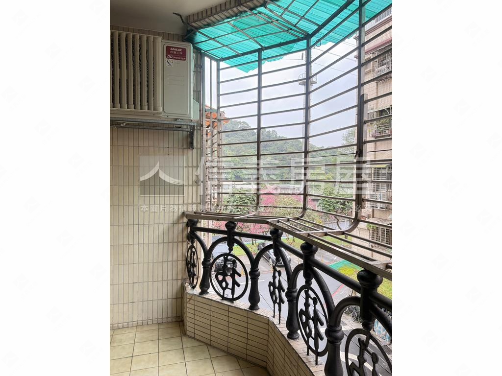南港三房公寓三樓房屋室內格局與周邊環境