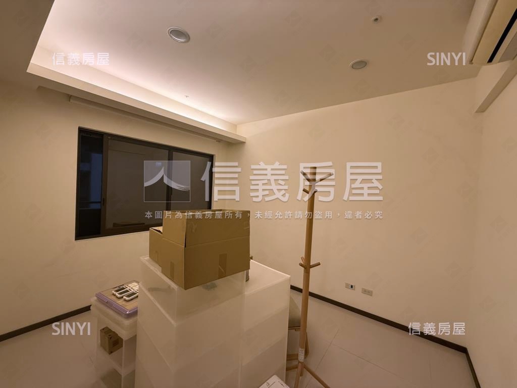 副都心鋼骨新富邑房屋室內格局與周邊環境