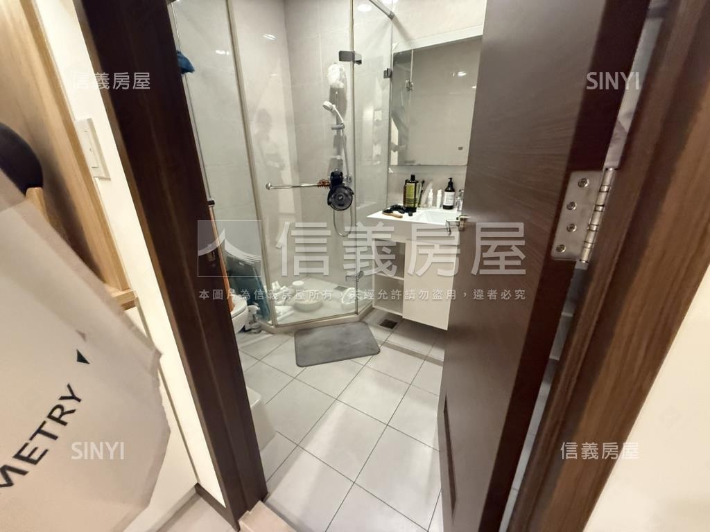 副都心鋼骨新富邑房屋室內格局與周邊環境