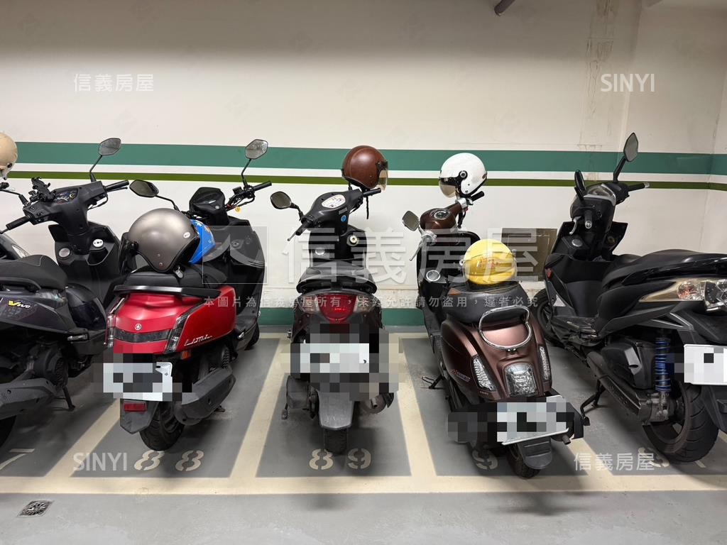 副都心鋼骨新富邑房屋室內格局與周邊環境
