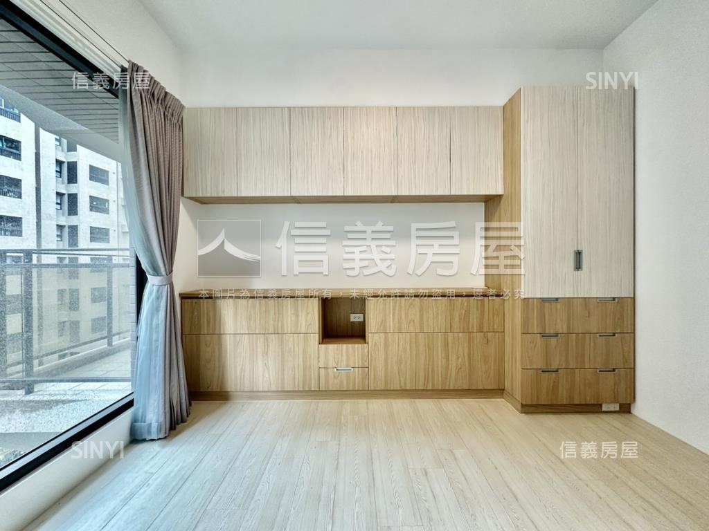 曙光之旅三房平車房屋室內格局與周邊環境