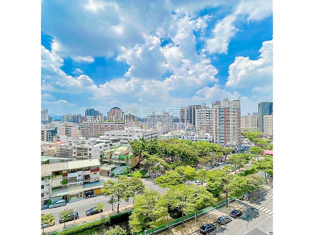 朝南面河畔百坪豪宅雙車位房屋室內格局與周邊環境