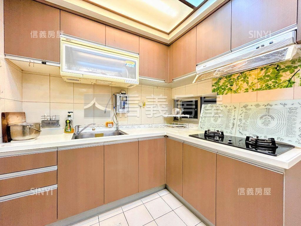 豪景大戶太陽城四房次頂樓房屋室內格局與周邊環境