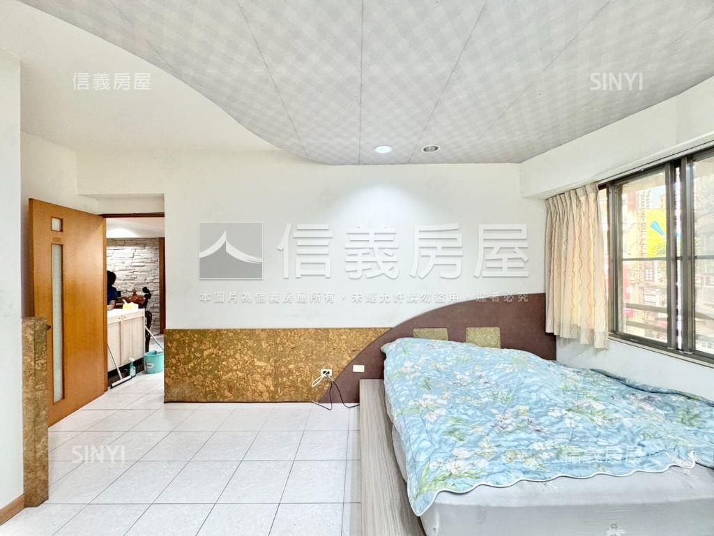 巨蛋河堤雙主臥５房平車房屋室內格局與周邊環境