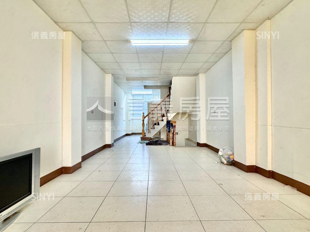 左營正路透天房屋室內格局與周邊環境