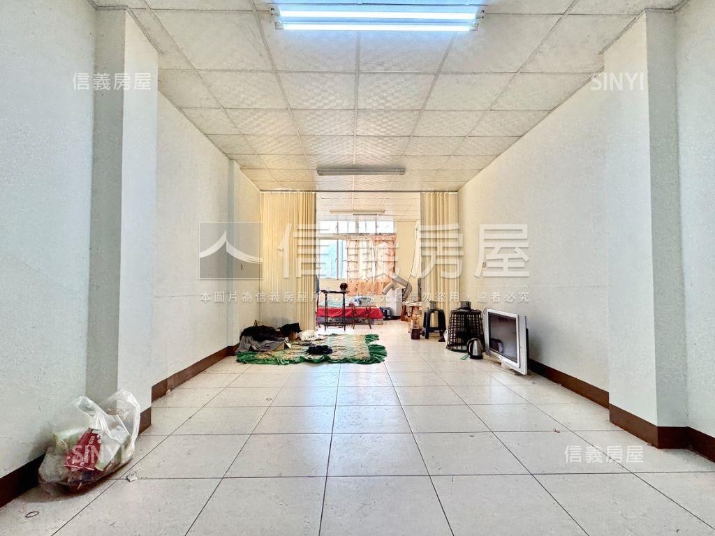 左營正路透天房屋室內格局與周邊環境