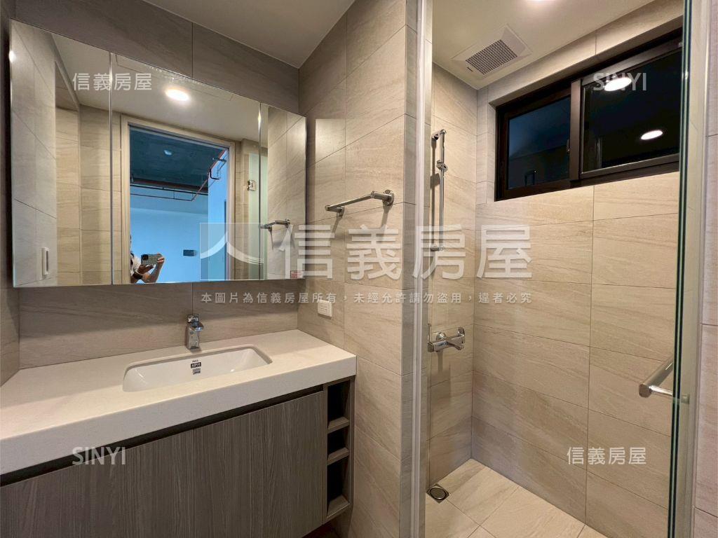 國泰三房平車景觀美宅房屋室內格局與周邊環境